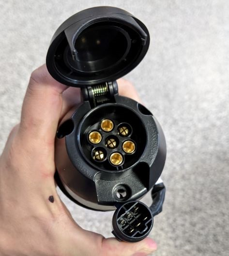 PIN7, European SOCKET  V